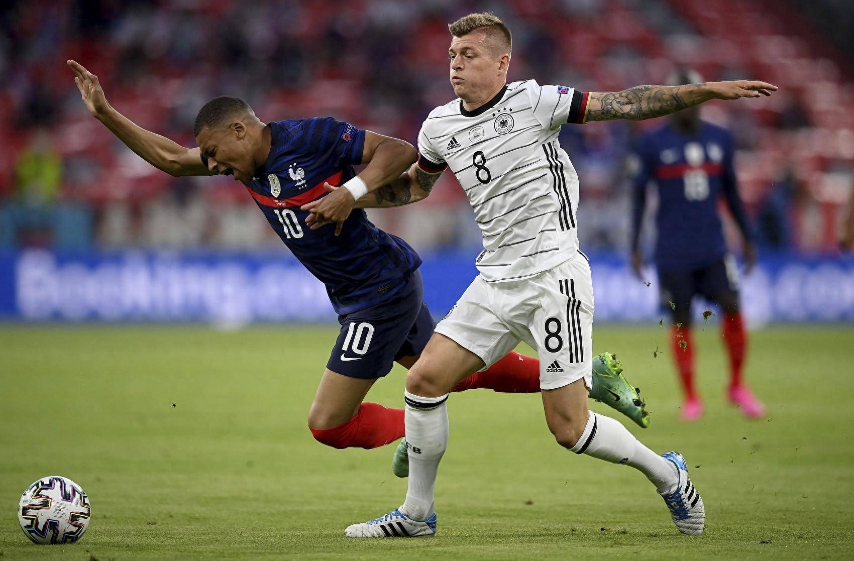 开云体育-姆巴佩在德国队比赛中关键助攻,比分优势明显引发热议!的简单介绍