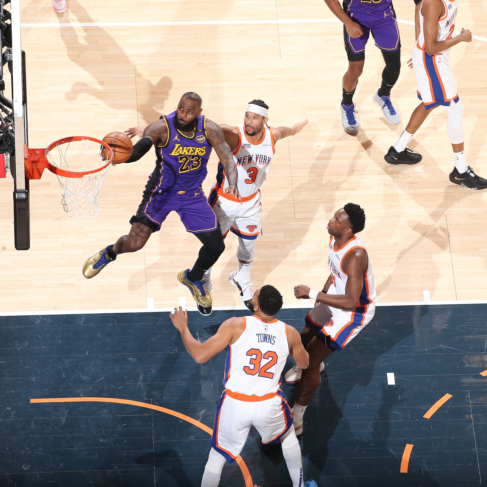 KAIYUN-包含詹姆斯巅峰对决,Faker与50激战湖人分钟,惊险取胜胜负难料!的词条